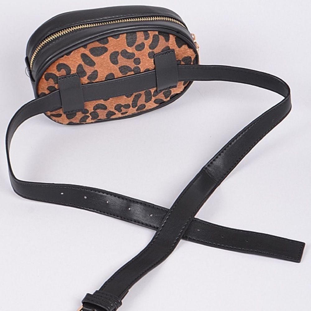 Belt Bag/ Fanny- Fuzzy Faux Leopard Fur - Picture 3 of 5